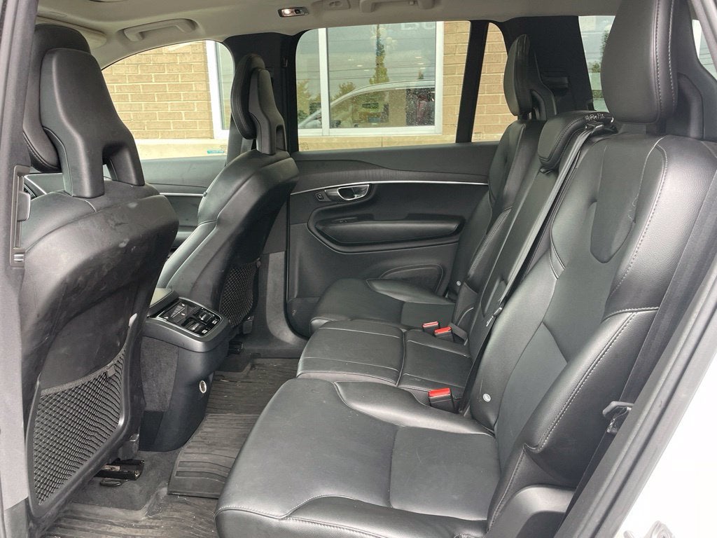 2020 Volvo XC90 T5 Momentum 7 Passenger
