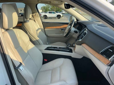 2021 Volvo XC90 T6 Momentum 6 Passenger