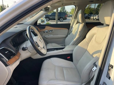 2021 Volvo XC90 T6 Momentum 6 Passenger