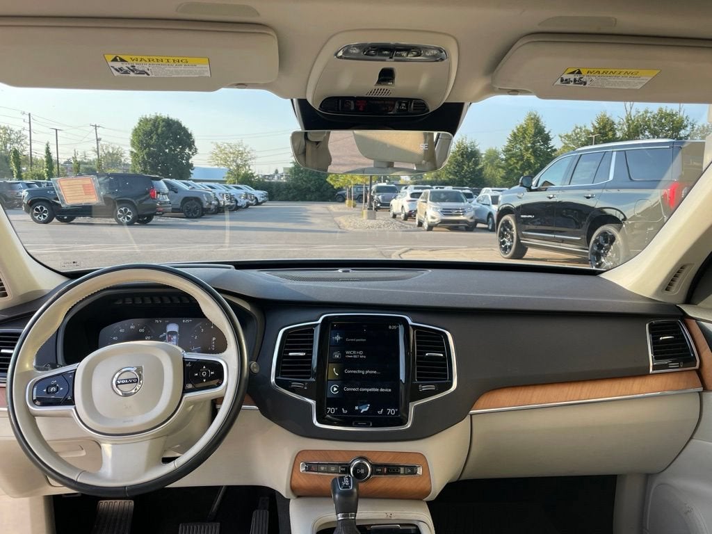 2021 Volvo XC90 T6 Momentum 6 Passenger